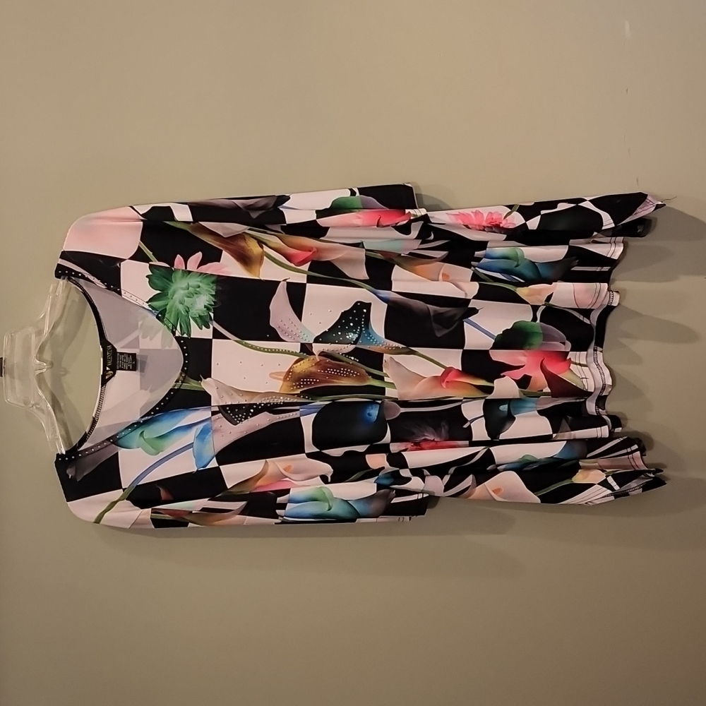 Block and Floral Pattern Flowy Top